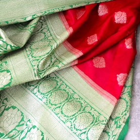 Saree indien satiné rouge et vert