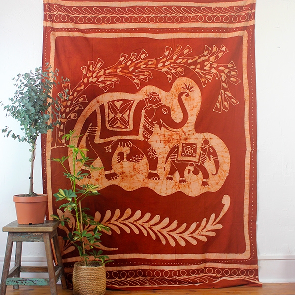 Tenture murale indienne Batik éléphants marrons