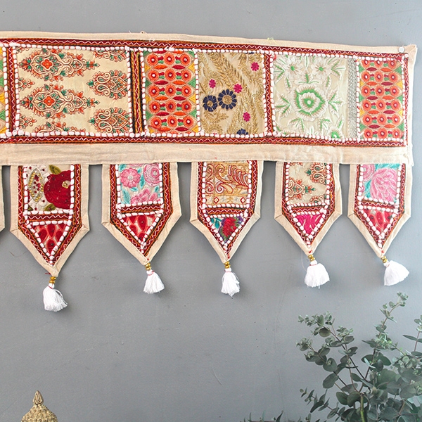 Indian cotton vaner wall Toran patchwork offwhite