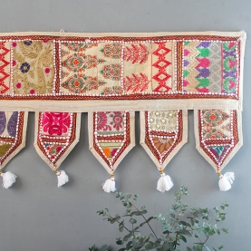 Indian cotton vaner wall Toran patchwork offwhite