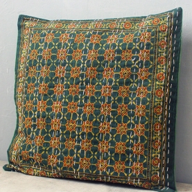 Indian cushion cover Kantha green L41