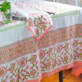 Nappe indienne avec serviettes imprimées