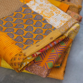 Indian patchwork bedcover Kantha with pillows