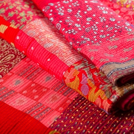 Indian patchwork bedcover Kantha with pillows Red