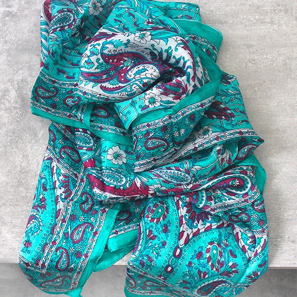 Foulard indien en soie chic vert et rose