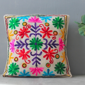 Housse de coussin indienne brodée