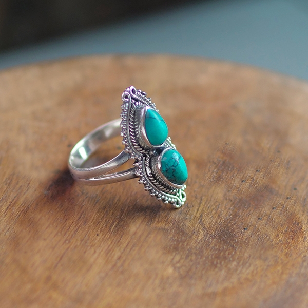 Indian metal ring with fancy turquoises S7.5