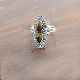 Indian metal ring with fancy tiger stones S7.5