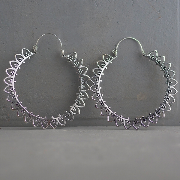 Boucles d'oreilles indiennes créoles métal argenté