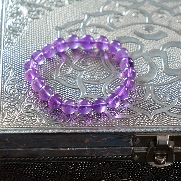 Bracelet with amethyst A stones Ø8mm