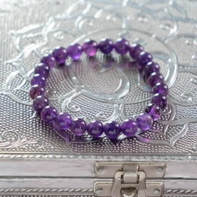 Bracelet with amethyst AA stones Ø8mm