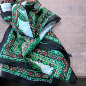 https://www.pankaj-boutique.com-t/indian-fashion-silk-scarf.jpg