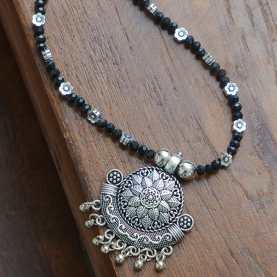 Collier indien ethnique à perles