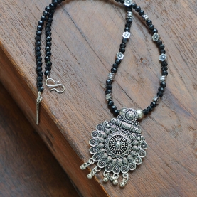 Indian ethnic necklace black pearls