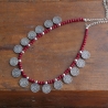 Collier indien ethnique floral à perles rouges