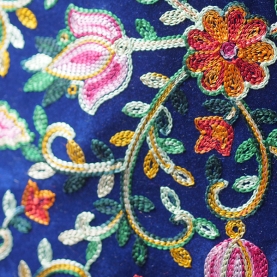 Sac à main indien brodé Matka fleuri bleu