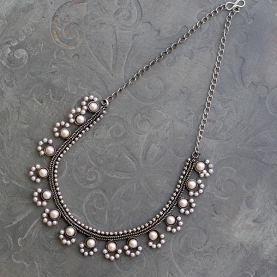Collier indien plastron ethnique à perles