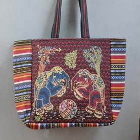 Sac à main indien Kiat brodé éléphants bleu et rouge