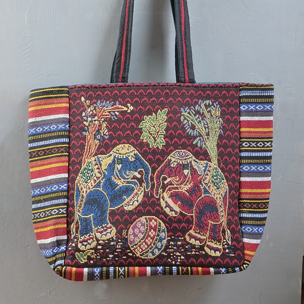 Sac à main indien Kiat brodé éléphants bleu et rouge