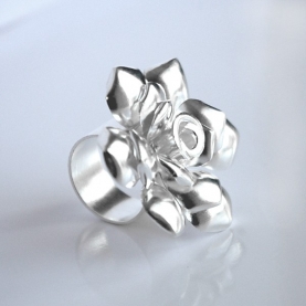 Indian silver ring Rose T57