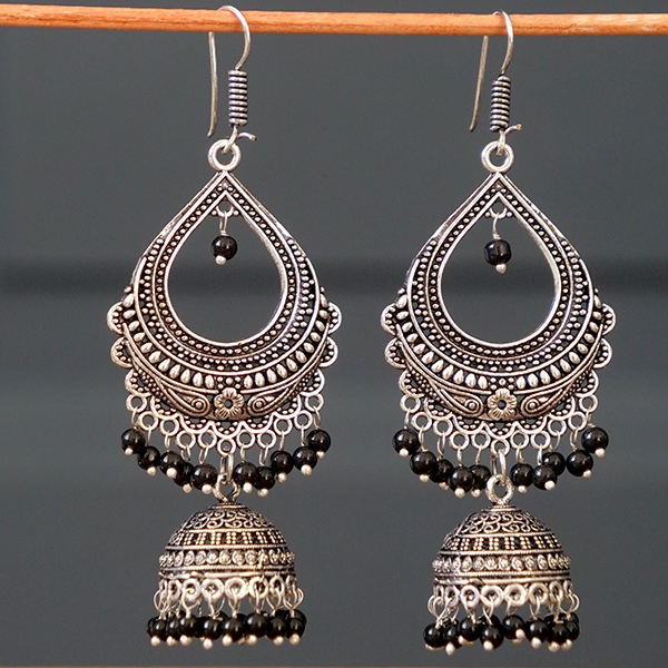 Boucles d'oreilles indiennes Jhumki sur anneaux Noires
