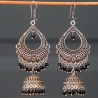 Boucles d'oreilles indiennes Jhumki sur anneaux Noires