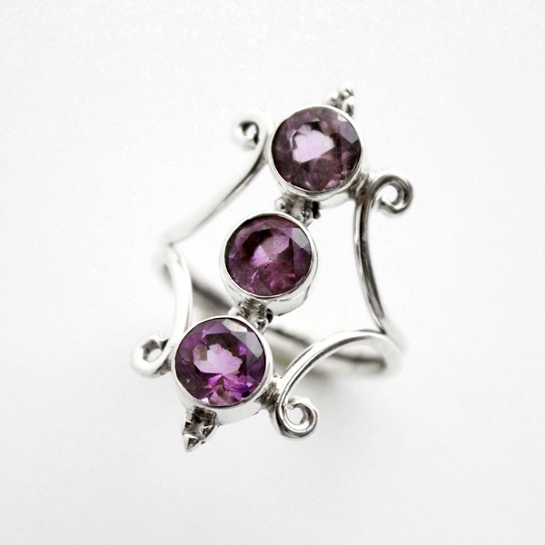 Bague indienne argent et 3 améthystes T57