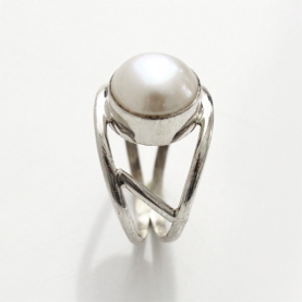 Bague indienne en argent avec perle