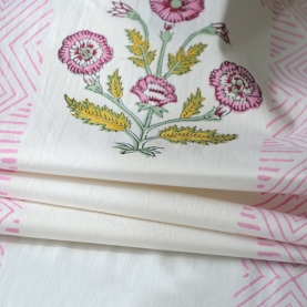 Chemin de table indien artisanal en coton rose et vert
