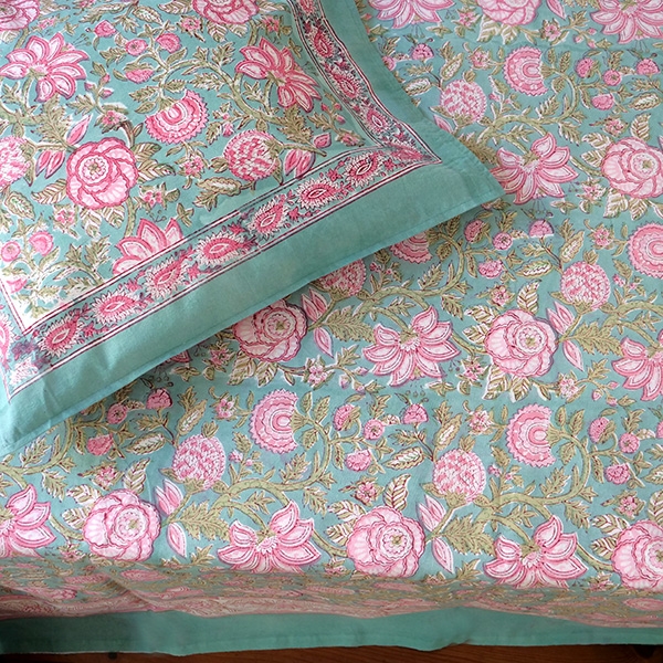 Drap de lit indien avec taies d'oreiller cyan et rose