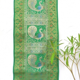 Tissu mural indien brodé