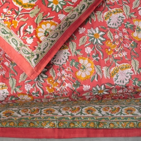 Drap de lit indien avec taies d'oreiller rouge et vert