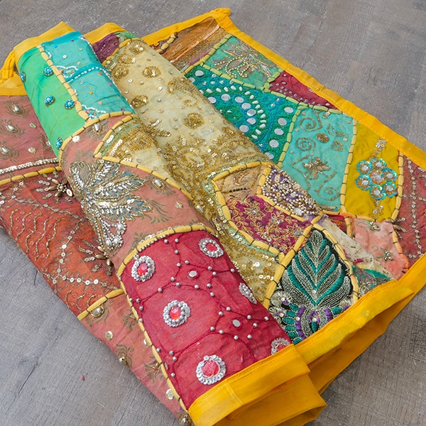 Sophia-Art Décoration de porte en coton indien vintage en patchwork Toran – Broderie à la main bohème bohème décoration d'intérieur pour le salon – 198 cm (Mehroon Sophia-Art Décoration de porte en coton indien vintage en patchwork Toran – Broderie à la main bohème bohème décoration d'intérieur pour le salon – 198 cm (Mehroon