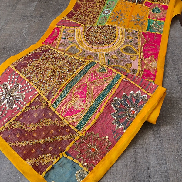 Tissu mural indien artisanal Patchwork jaune