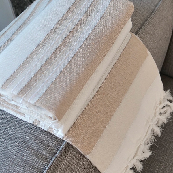 Couverture de canapé indienne en coton Kerala blanc et beige