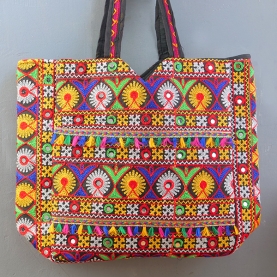 Sac à main indien brodé Matka noir et coloré