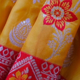 Saree indien jaune et rouge