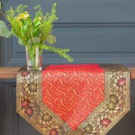 Chemin de table indien en tissu Sandhya rouge