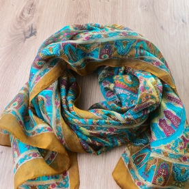 https://www.pankaj-boutique.com-e_default/indian-silk-scarf.jpg