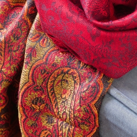 https://www.pankaj-boutique.com-ault/indian-knitted-scarves.jpg