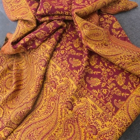 https://www.pankaj-boutique.com-ault/indian-knitted-scarves.jpg