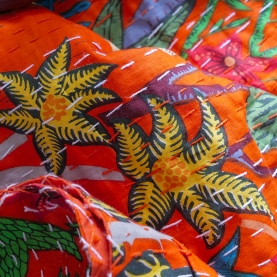 Dessus de lit indien Kantha artisanal en coton