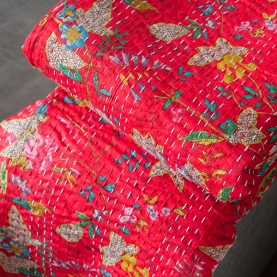 Dessus de lit indien Kantha artisanal en coton imprimé rouge