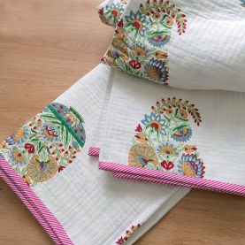 Indian traditional cotton Comforter + pillow pink and green