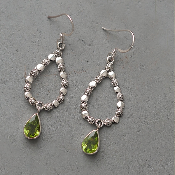 Boucles d'oreilles indiennes argent et péridots