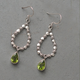Boucles d'oreilles indiennes argent et péridots