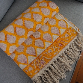 Tapis indien artisanal en coton imprimé Dari écru et jaune