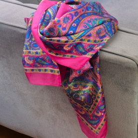 Foulard indien en soie carré rose et marine