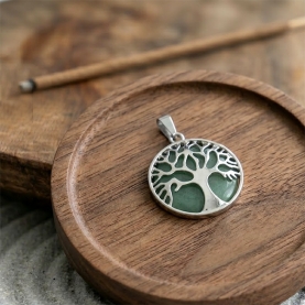 https://www.pankaj-boutique.com-ree-life-aventurine-pendant.jpg