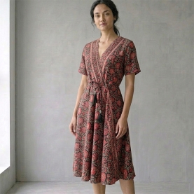 Robe indienne mi-longue imprimée Fleurs rose et noir